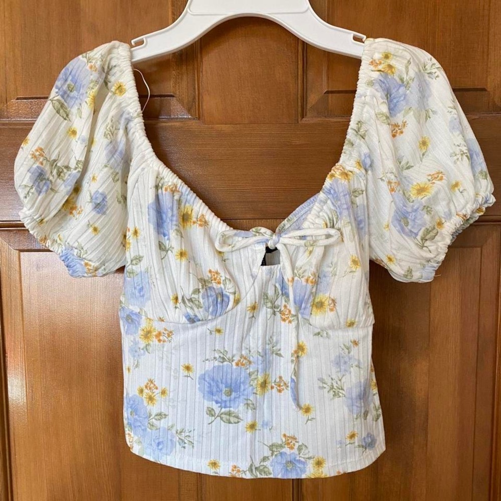 Forever 21 Floral Blouse. Never Worn!